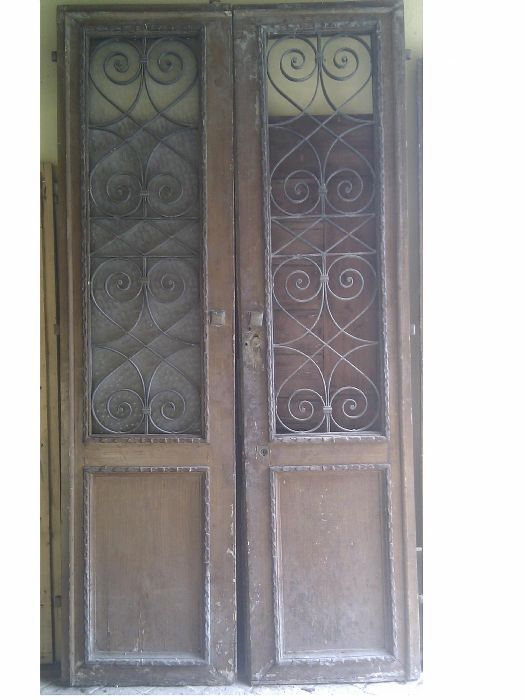Puerta con reja