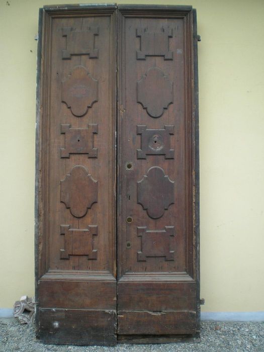 Puerta de nogal